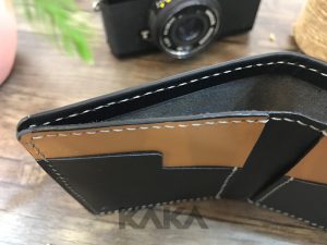 Ví da bò mini đen phối vàng đứng 319 7