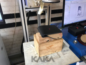 Khắc hình lên ví da