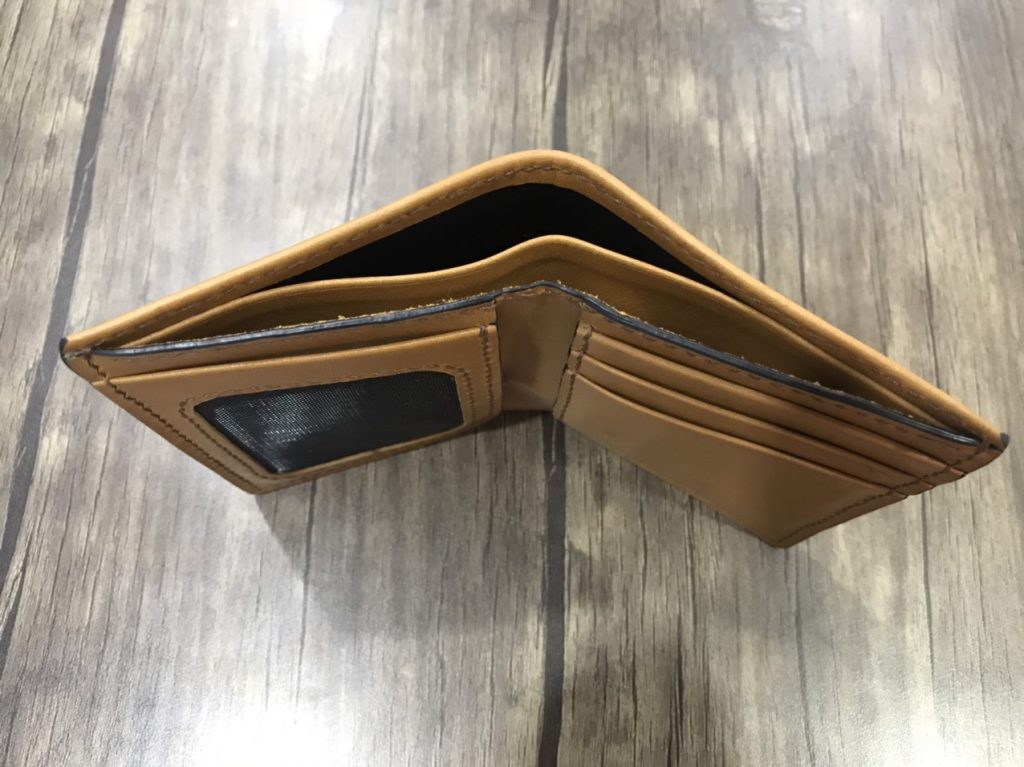 Ví Da Nam Hot: Khám Phá Xu Hướng Phụ Kiện Nam Giới